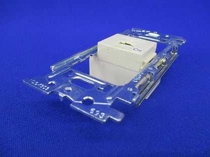 埋込モジュラーコンセント(ワンタッチサポート付)(2セット入)(汚れ有) NDG8003+NDG4303