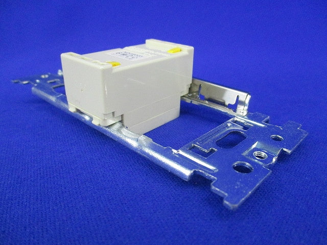 埋込モジュラーコンセント(ワンタッチサポート付)(2セット入)(汚れ有) NDG8003+NDG4303