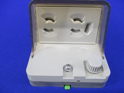 フル接地防水コンセント(キズ・汚れ有)National WK4102K