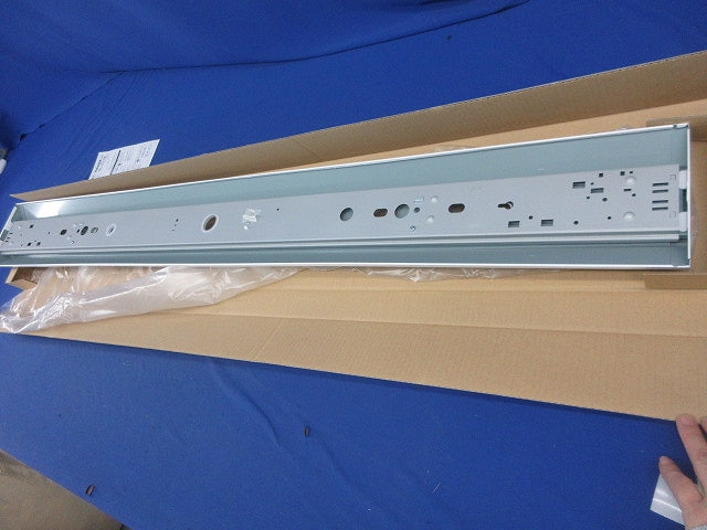 LEDベースライト(新品未開梱)(光源ユニットなし) XL501002