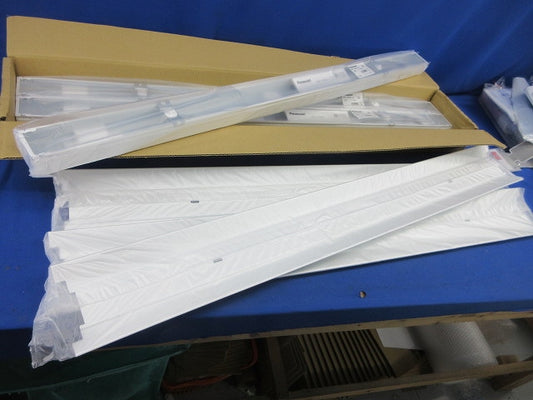 LEDランプベースライト(3個入)(ランプ無) NNF42230LE9