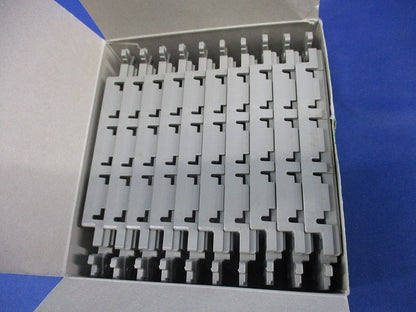 埋込絶縁コンセント取付枠(10個入) WTF3710K