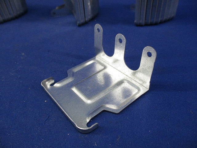 二重天井用金具(90個入) AKC2