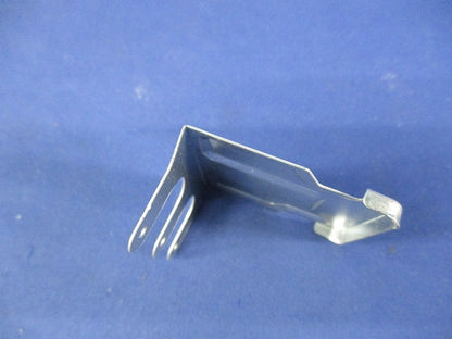 二重天井用金具(90個入) AKC2
