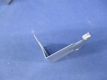 二重天井用金具(90個入) AKC2
