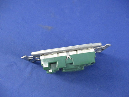 15A・20A兼用埋込アースターミナル付接地コンセント(5個入) National WN1932