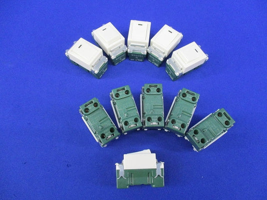 埋込スイッチB(片切)(11個入)(汚れ有) WN5001