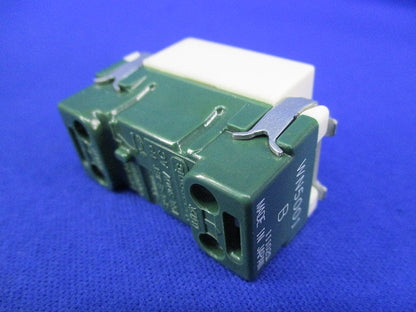 埋込スイッチB(片切)(11個入)(汚れ有) WN5001