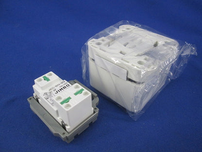 埋込抜止接地シングルコンセント(6組入)ピュアホワイト JEC-BN-9G+CSB-F1N-PW