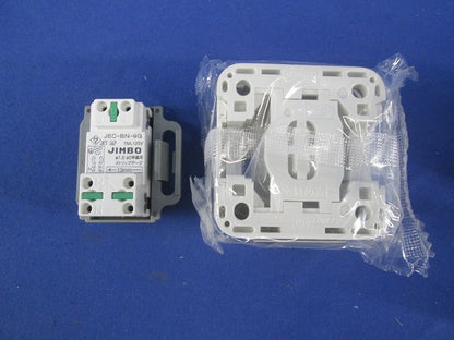 埋込抜止接地シングルコンセント(6組入)ピュアホワイト JEC-BN-9G+CSB-F1N-PW