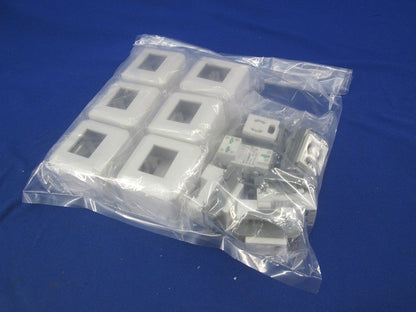 埋込抜止接地シングルコンセント(6組入)ピュアホワイト JEC-BN-9G+CSB-F1N-PW