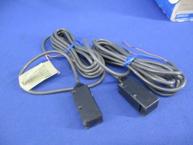 アンプ内蔵形光電スイッチ E3R-5E4