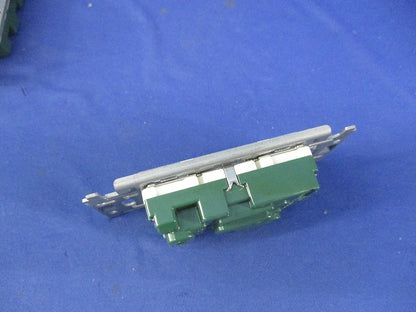 15A・20A兼用埋込アースターミナル付接地コンセント(3個入) WN1932