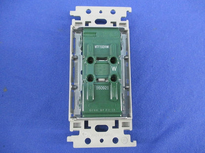 埋込ダブルコンセント(10個入) WTF15024WK