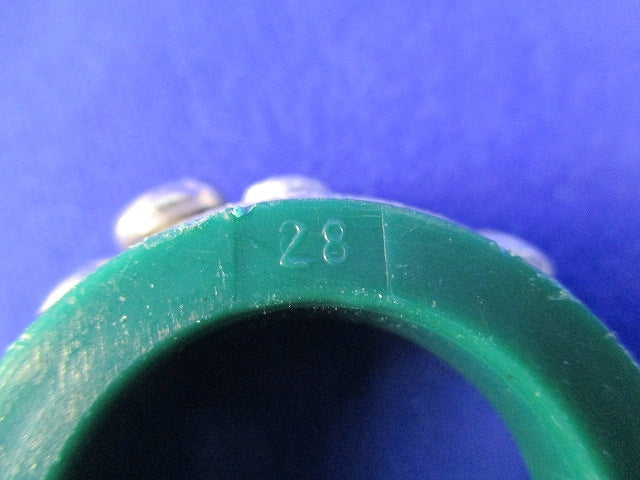 ネジなし絶縁ブッシング(13個入)(亜鉛) 28