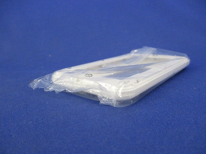 コンセントプレート3コ用(9枚入)(ホワイト) WTF7003W