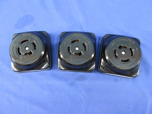 接地3P20A引掛露出コンセント(3個入) WK2420K