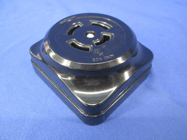 接地3P20A引掛露出コンセント(3個入) WK2420K