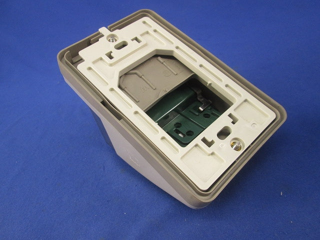 アースターミナル付フル防水コンセント(キズ・汚れ有) WK2111K