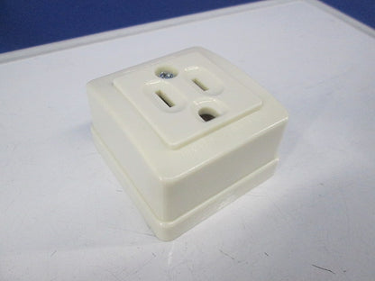 接地角型コンセント(7個入) WK3001