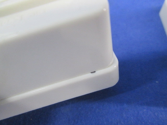 接地角型コンセント(7個入) WK3001