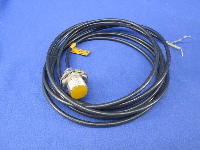 アンプ分離型近接センサ3m(ジャンク品) E2C-X5A