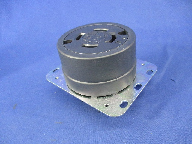 接地形3P 60A 250V 引掛形埋込コンセント 4620