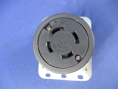 接地形3P 60A 250V 引掛形埋込コンセント 4620