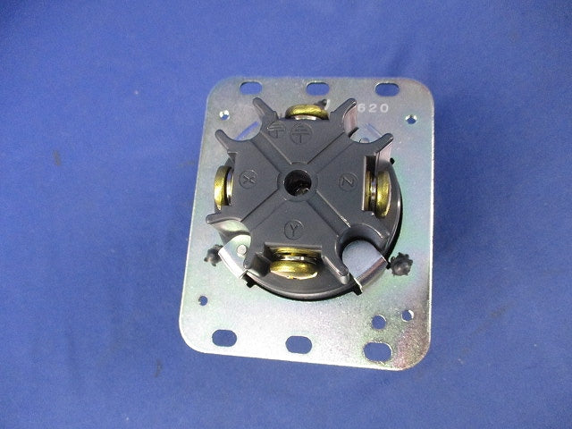 接地形3P 60A 250V 引掛形埋込コンセント 4620