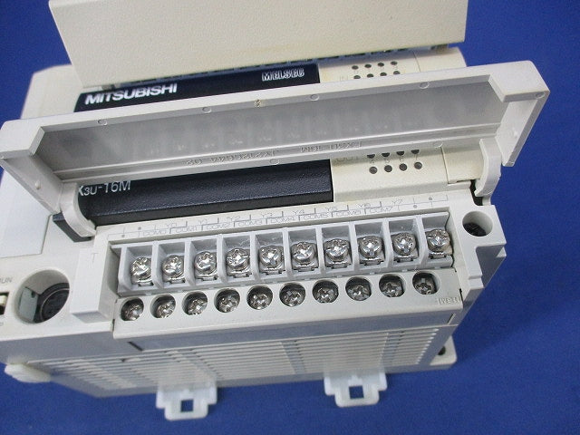 シーケンサ FX3U-16MT/DS