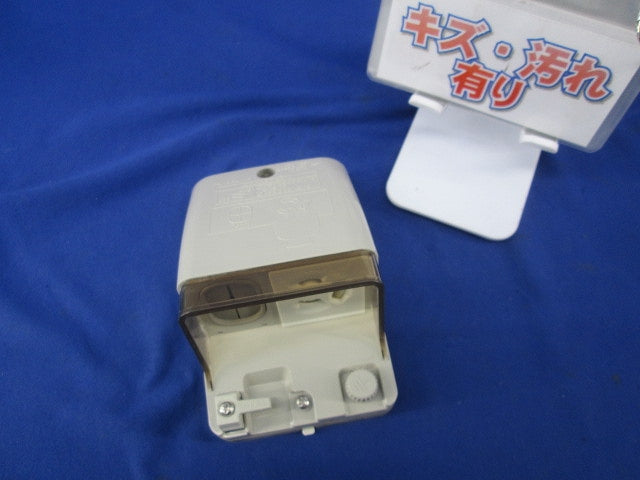 フル接地防水コンセント(ベージュ) WK4104K