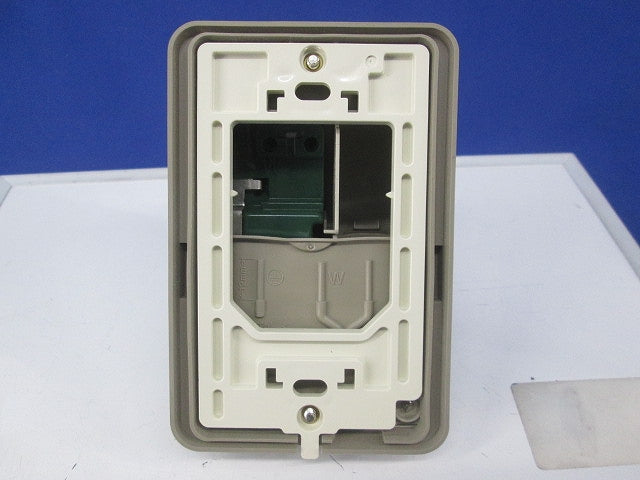 フル接地防水コンセント(ベージュ) WK4104K