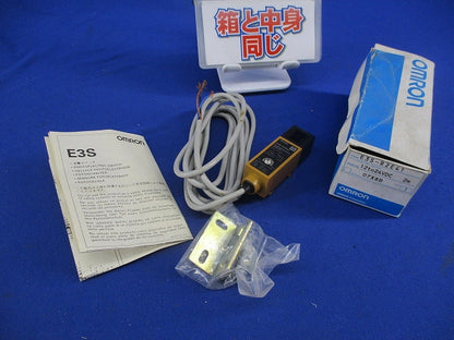 アンプ内蔵形光電センサ E3S-R2E41