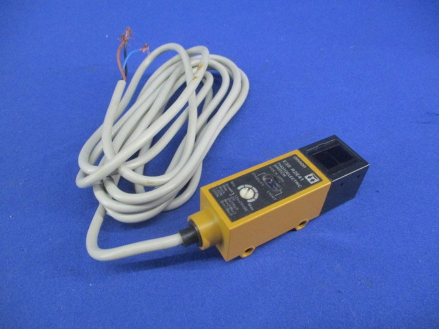 アンプ内蔵形光電センサ E3S-R2E41