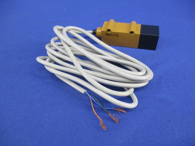 アンプ内蔵形光電センサ E3S-R2E41