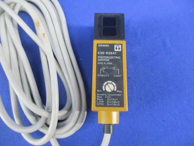 アンプ内蔵形光電センサ E3S-R2E41