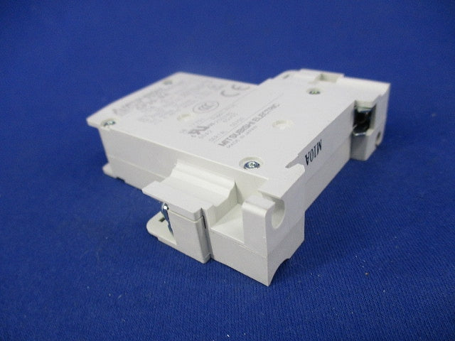 サーキットプロテクタ 1P1E10A CP30-BA