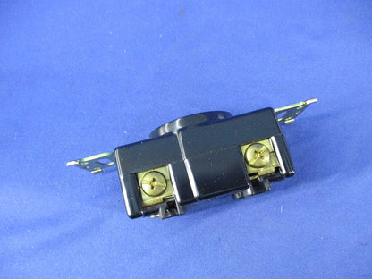 引掛形埋込コンセント3Pアース30A DC2694