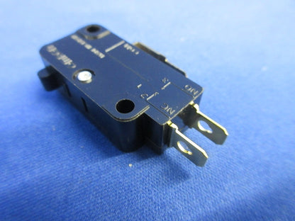 小形基本スイッチ(9個入) D2MV-01-1C2