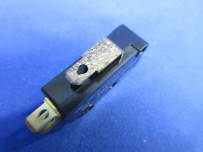 小形基本スイッチ(9個入) D2MV-01-1C2