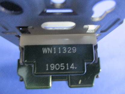 埋込アースターミナル付接地ダブルコンセント(6個入) WN11329