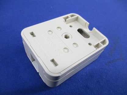 露出テレホンモジュラジャック(8個入) WNT3543K