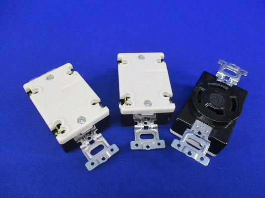 接地3P20A引掛埋込コンセント(3個入) WF2420K