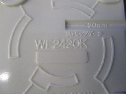 接地3P20A引掛埋込コンセント(3個入) WF2420K