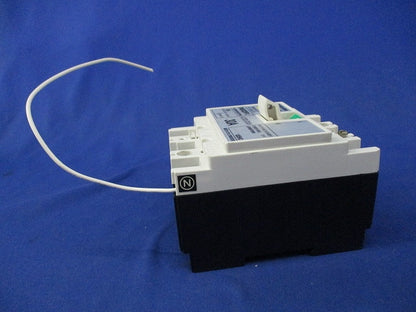 配線用遮断器3P2E30A(単3中性線欠相保護付) DNB532RPL