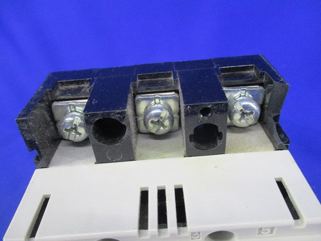 ノーヒューズ遮断器3P15A NF30-CS