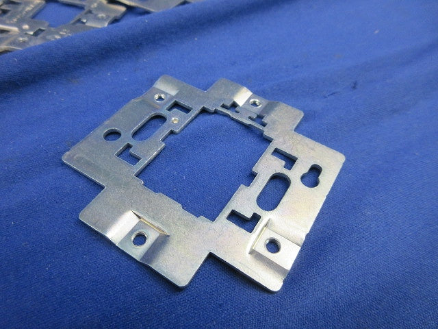ミニ埋込取付枠(12個入) WN3900
