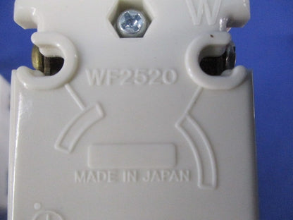 接地2P20A引掛埋込コンセント(4個入) WF2520