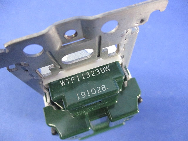 埋込アースターミナル付接地ダブルコンセント(5個入) WTF113238W