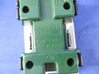 埋込アースターミナル付接地ダブルコンセント(5個入) WTF113238W